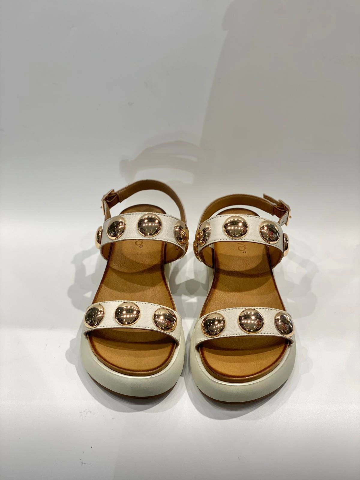 Inuovo-Sandali-Crema-A96048-1
